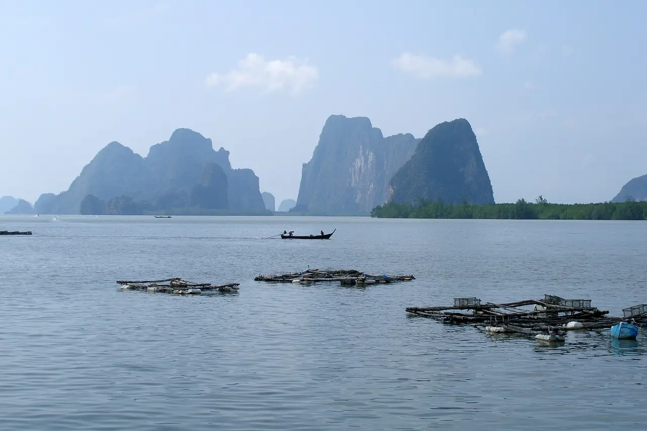 ภาพประกอบ พังงา: อ่าวพังงา เกาะเจมส์บอนด์ เกาะปันหยี ค่าอุทยาน เรือ