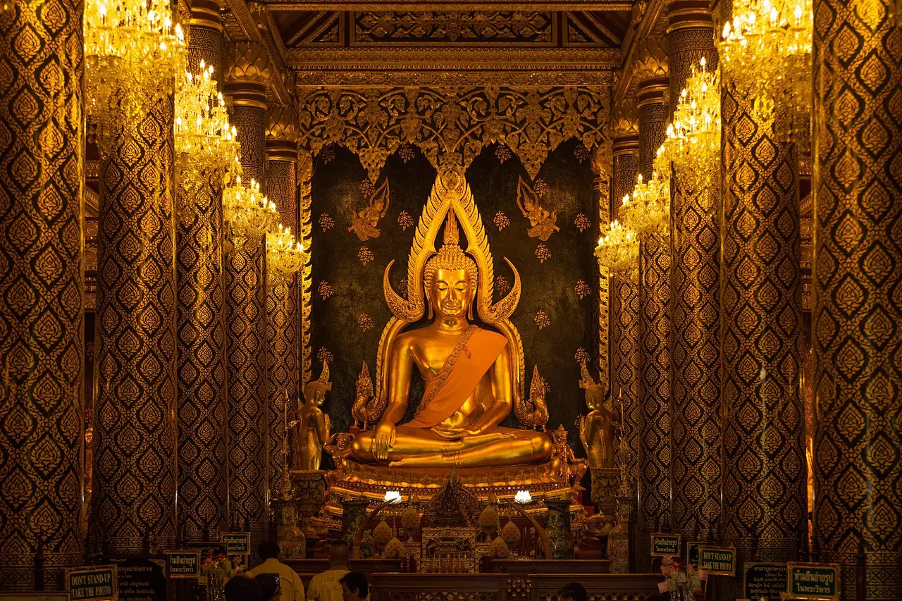 พระพุทธชินราชภายในวัดพระศรีรัตนมหาธาตุ เมืองพิษณุโลก