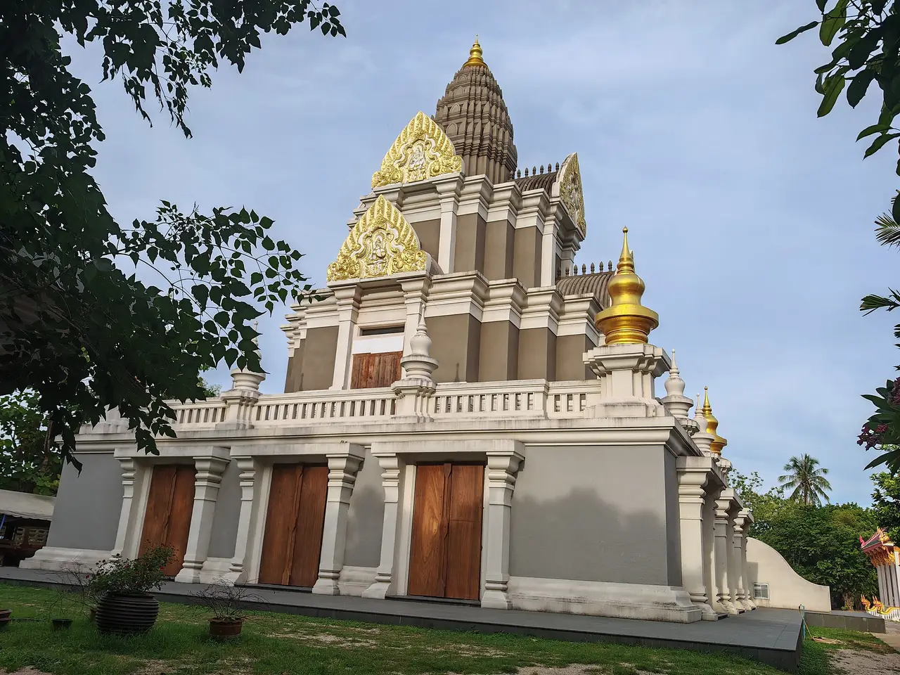 A temple building in the Wat Chalong area of Phuket, a short detour for a cultural stop