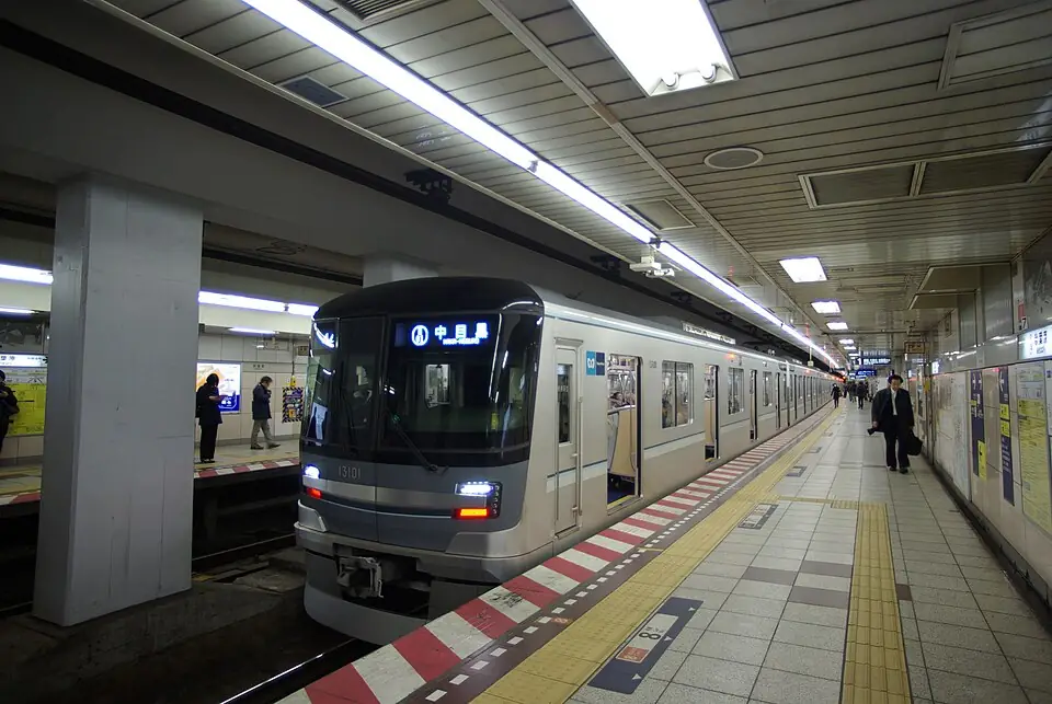 สถานี Tokyo Metro อากิฮาบาระ ภาพจากผู้ถ่ายบน Wikimedia Commons