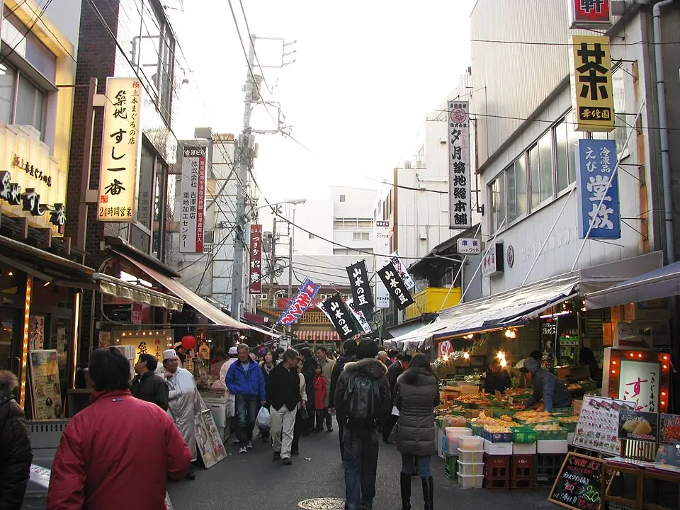 ตลาดนอกสึกิจิ ภาพจากผู้ถ่ายบน Wikimedia Commons