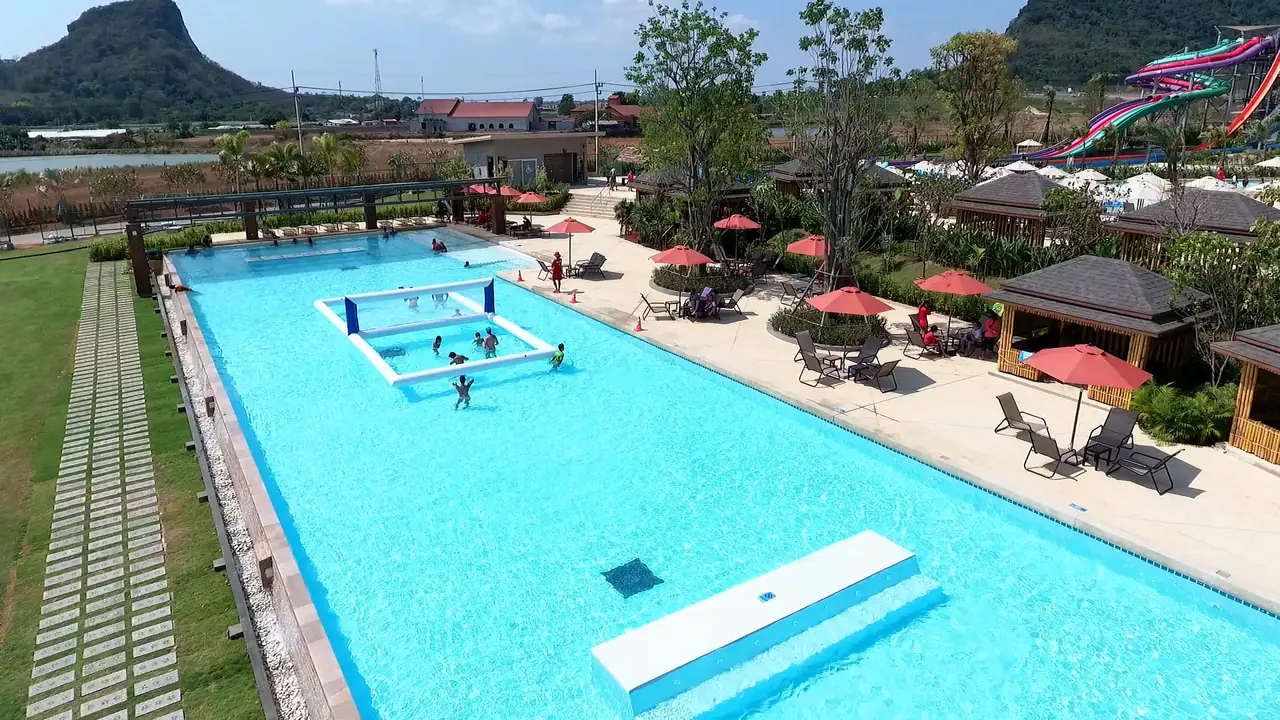 สระกิจกรรม (Activity Pool) ในสวนน้ำรามายณะ (ภาพจากสวนน้ำรามายณะ, CC BY-SA 3.0)