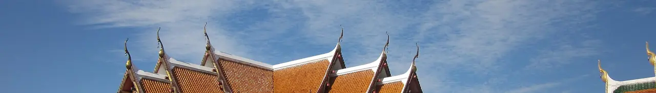 พระธาตุเชิงชุม สกลนคร ภาพพาโนรามาของ P.khiao จาก Wikimedia Commons ใบอนุญาต CC BY-SA 4.0 Commons ระบุเพียงว่าเป็นวัดพระธาตุเชิงชุม