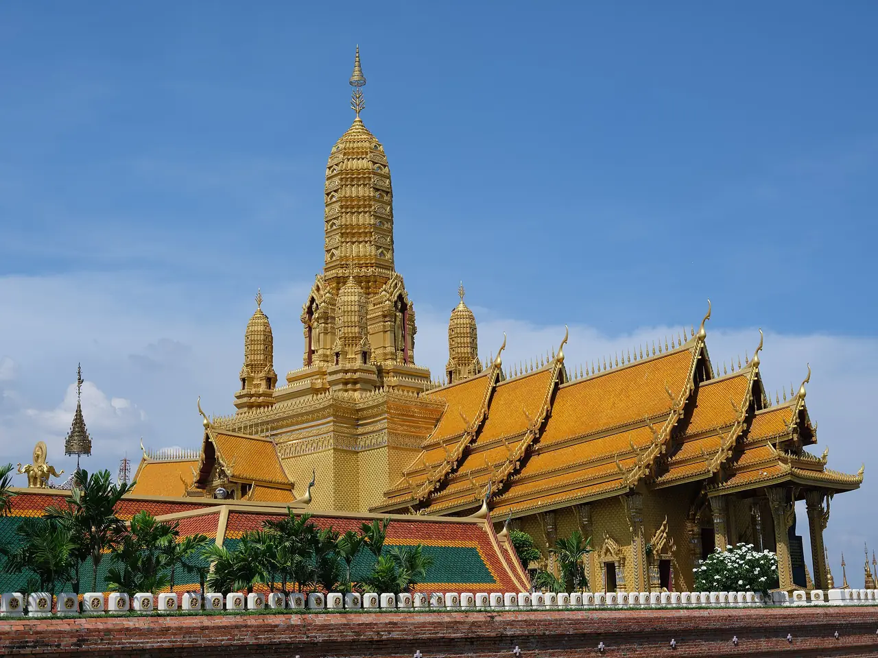 มหาวิหารวชิรธรรม ส่วนต่อขยายของเมืองโบราณ ภาพของ Don Ramey Logan จาก Wikimedia Commons ใบอนุญาต CC BY-SA 4.0 ถ่ายเมื่อ พ.ย. 2567 Commons