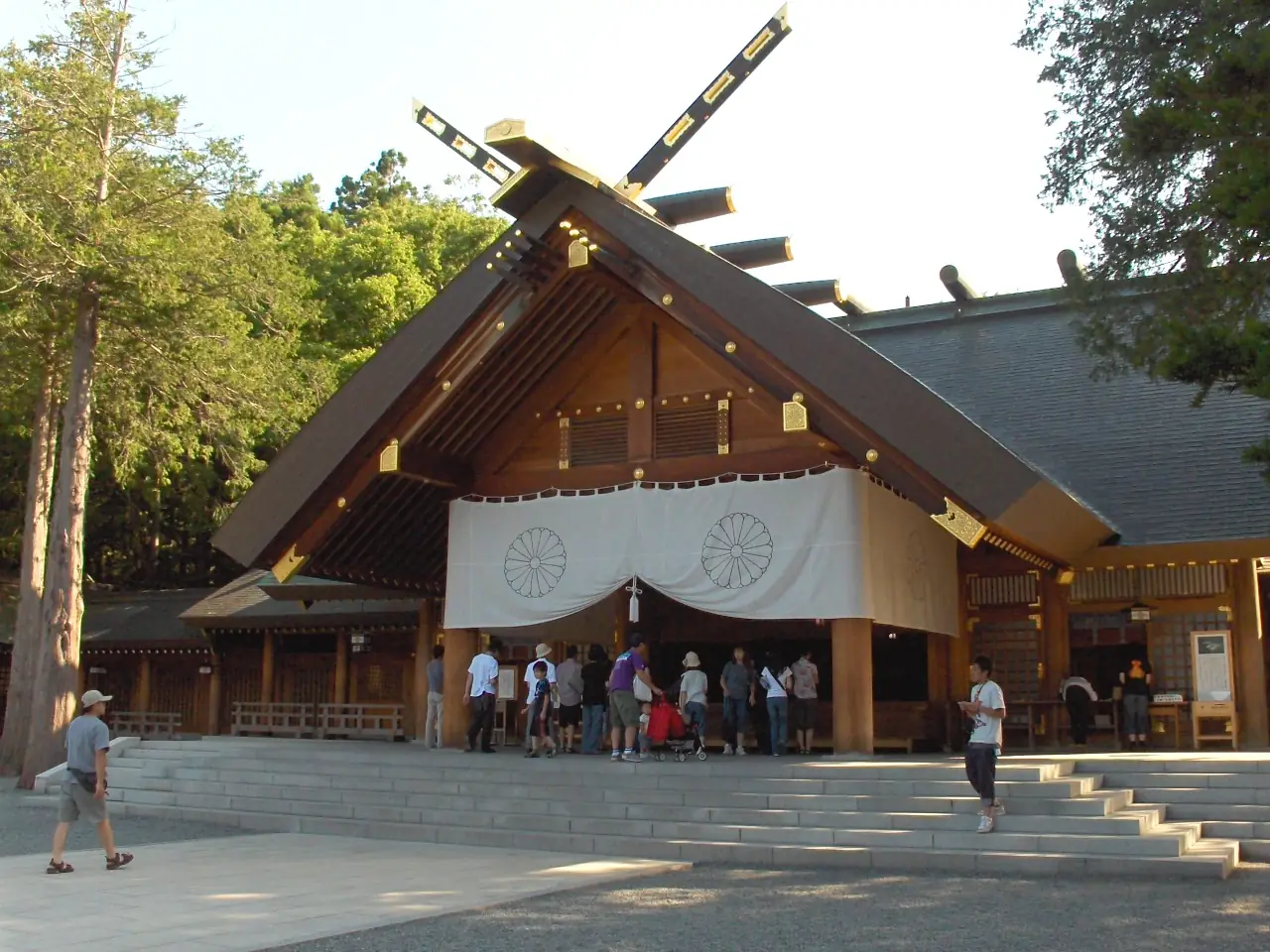 ศาลเจ้าฮอกไกโด (Hokkaido Jingu) ในซัปโปโร (ภาพอาคารศาลเจ้า)