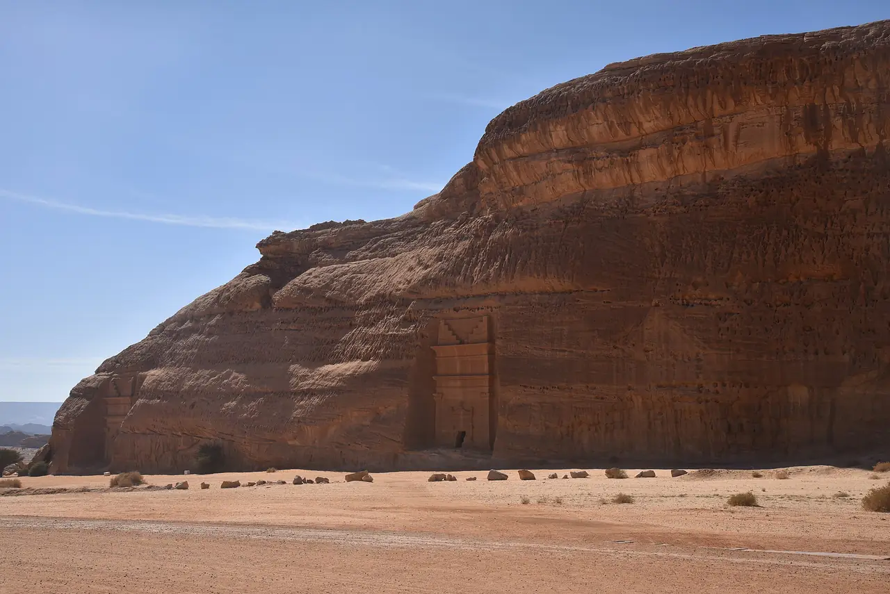 กลุ่มหลุมศพ Qasr al-Bint ที่เฮกรา ถ่ายโดย Carole Raddato ภาพจาก Wikimedia Commons สัญญา CC BY-SA 2.0
