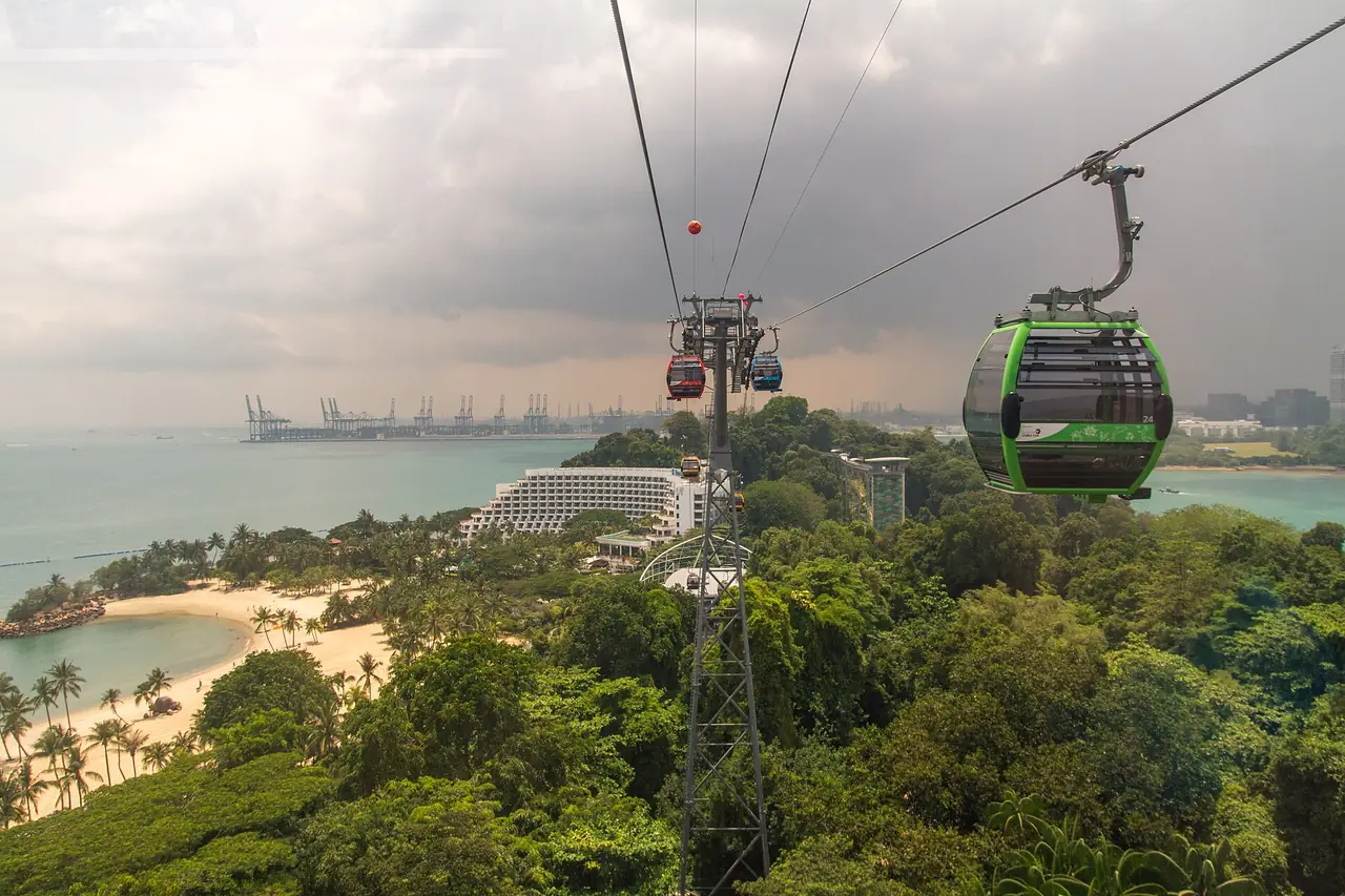 วิวเกาะเซ็นโตซ่าจากกระเช้าสาย Sentosa Line