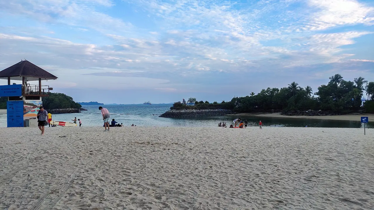 หาด Palawan บนเกาะเซ็นโตซ่า