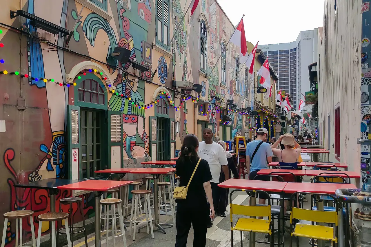 ตรอก Haji Lane ใน Kampong Glam ตามคำบรรยายภาพต้นฉบับ