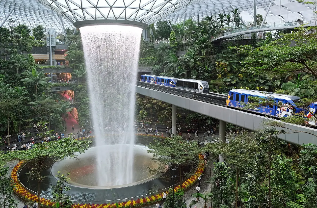 ภาพประกอบ สิงคโปร์: Jewel Changi Airport 2569: Rain Vortex Canopy Park ค่าเข้า