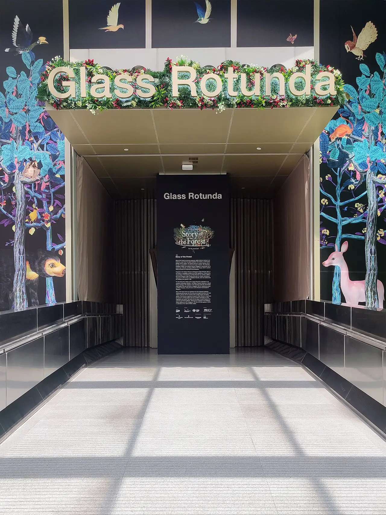 โถงกระจกกลม Glass Rotunda ของ National Museum of Singapore ตามคำบรรยายภาพต้นฉบับ