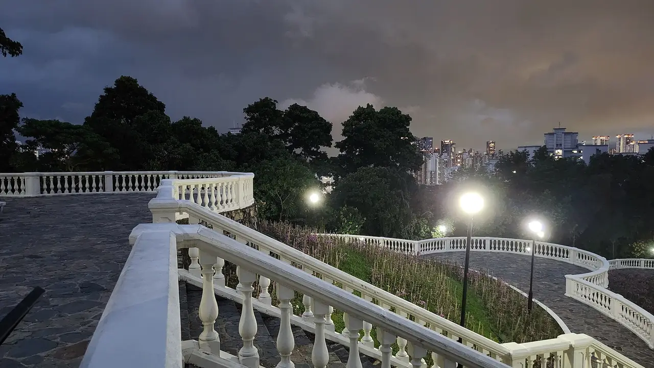 ทางเดิน Southern Ridges ตามคำบรรยายภาพต้นฉบับ
