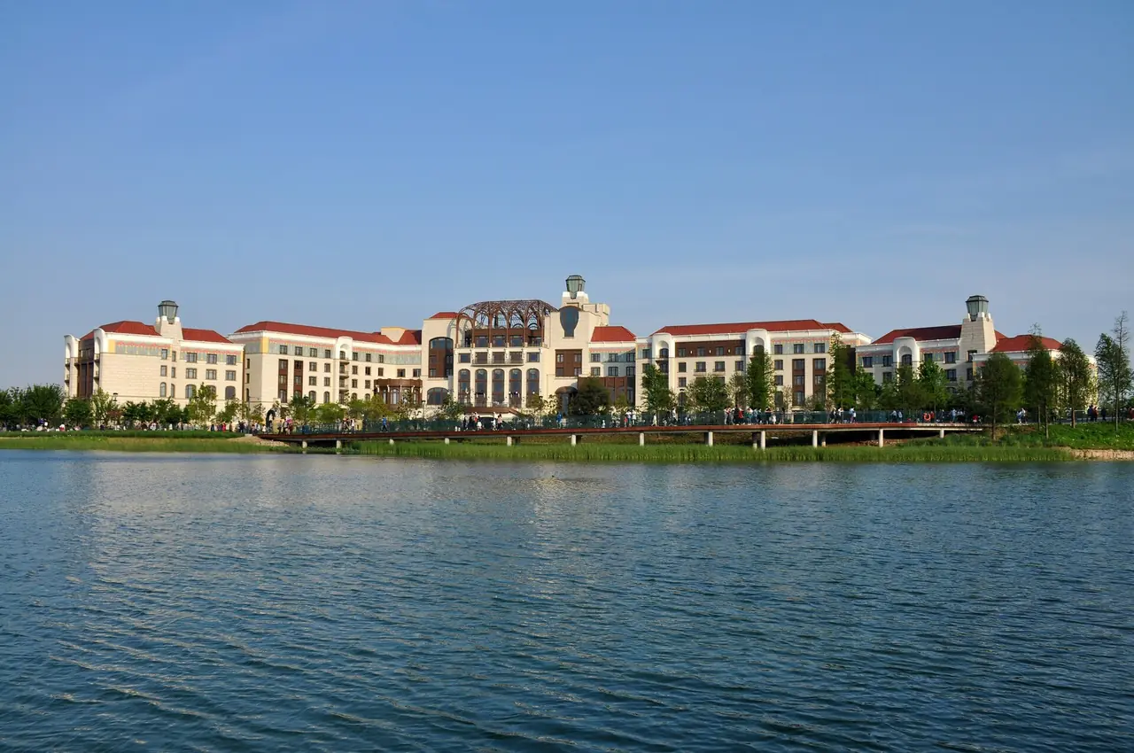 Shanghai Disneyland Hotel ในรีสอร์ต ภาพถ่ายโดย Fayhoo
