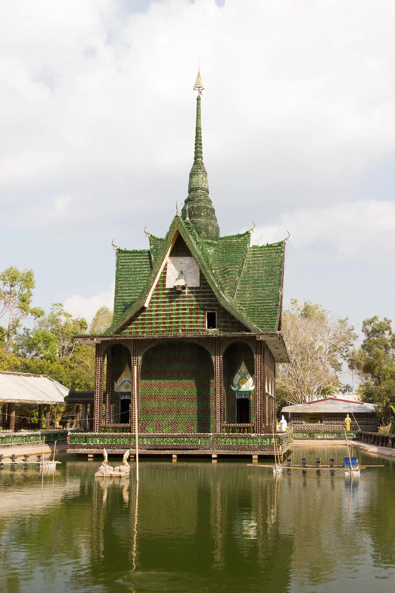 ภาพประกอบ ศรีสะเกษ: วัดล้านขวด วัดป่ามหาเจดีย์แก้ว ค่าเข้า เวลา เดินทาง ขุนหาญ