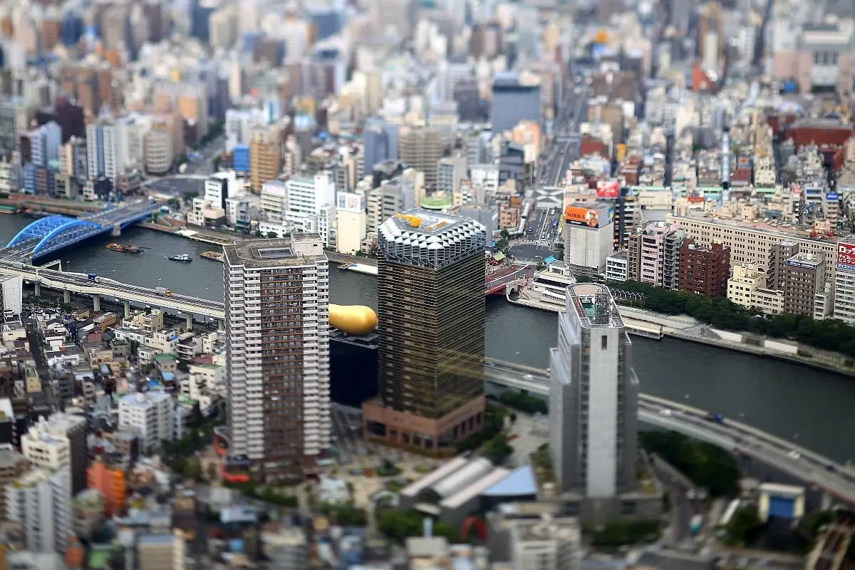 วิวแม่น้ำสุมิดะและสะพานอะซุมะจากจุดชมวิวของ Tokyo Skytree