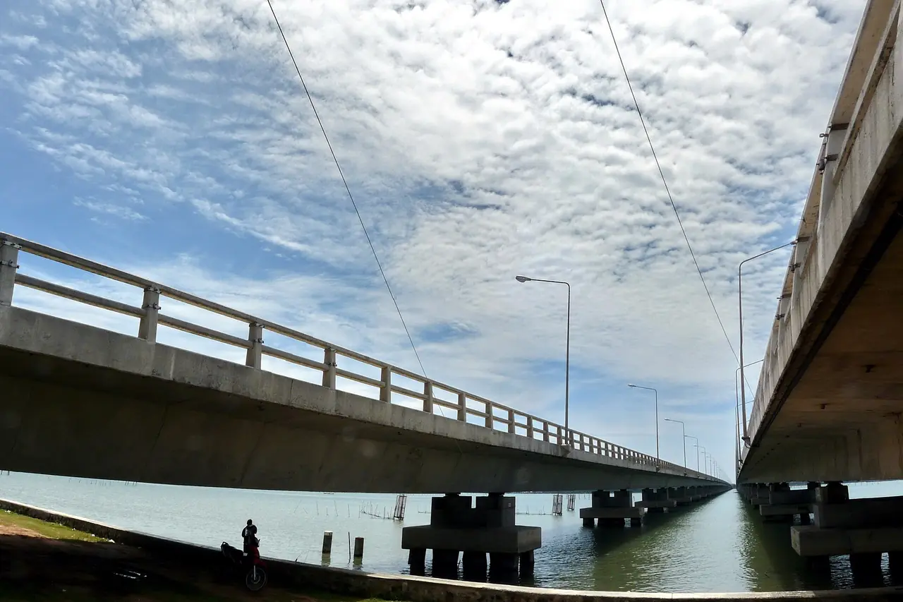 สะพานติณสูลานนท์มองจากฝั่งเกาะยอ