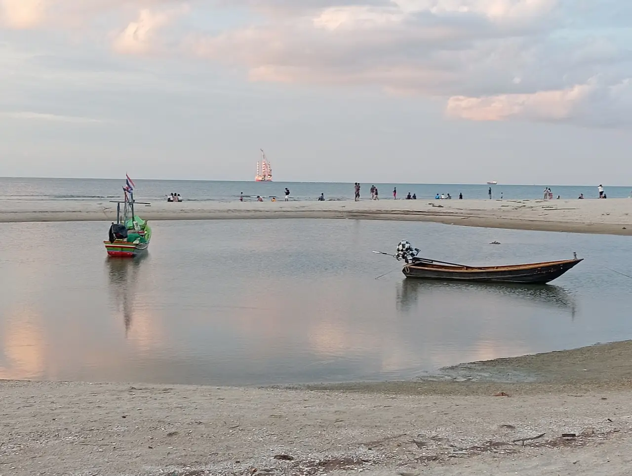 ภาพประกอบ สงขลา: หาดสมิหลา เขาตังกวน เกาะยอ นางเงือกทอง สะพานติณสูลานนท์