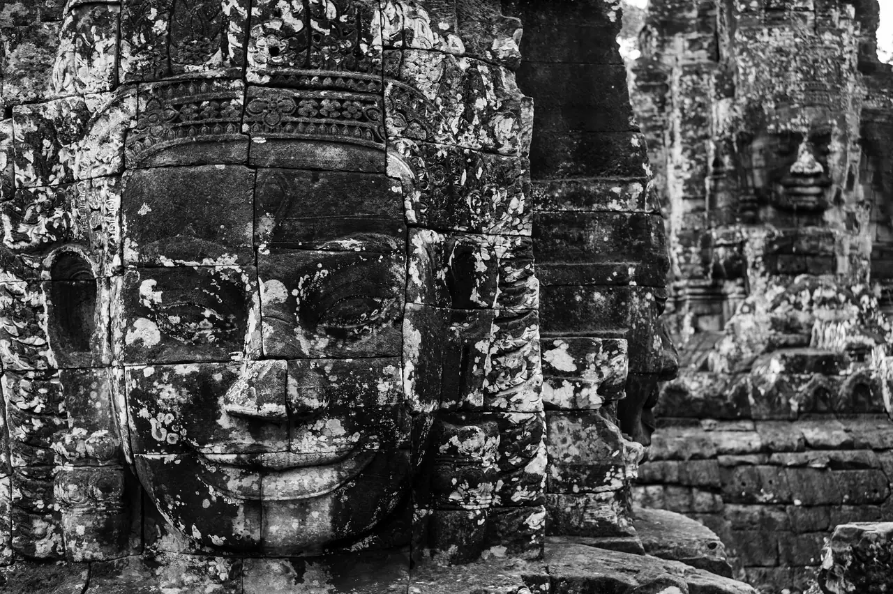ใบหน้าหินที่บายนในนครธม