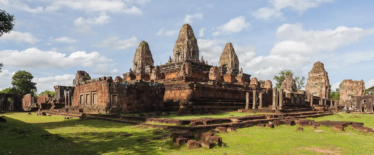 เปรี๊ยรูป (Pre Rup) ปราสาทภูเขาก่ออิฐ ตามคำบรรยายภาพต้นฉบับ