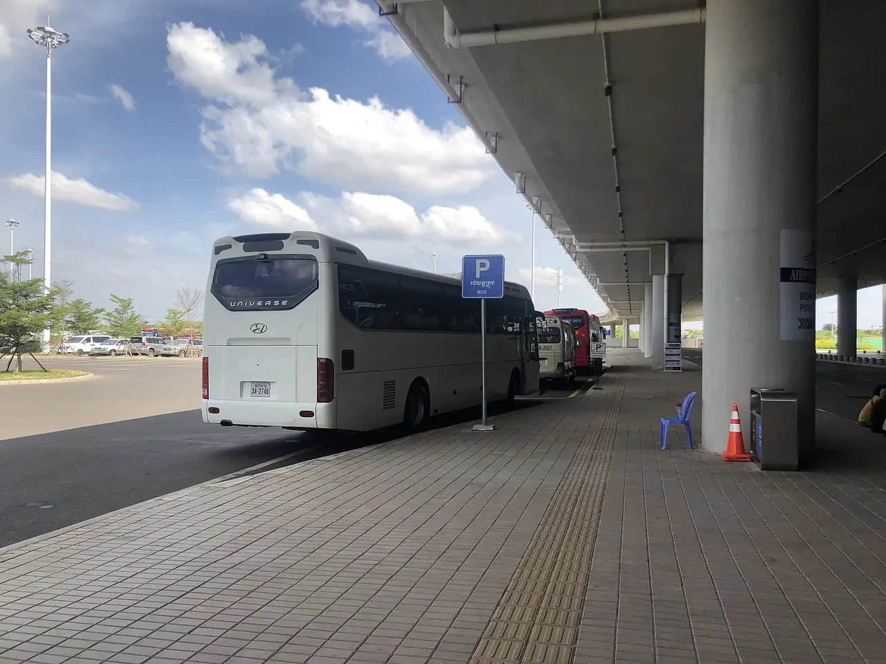 ภายในอาคารสนามบินนานาชาติเสียมเรียบ-อังกอร์ ตามคำบรรยายภาพต้นฉบับ