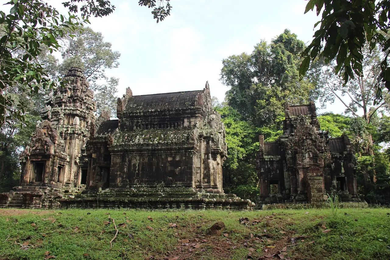 โธมมานนท์ (Thommanon) ภาพบรรยากาศของปราสาท