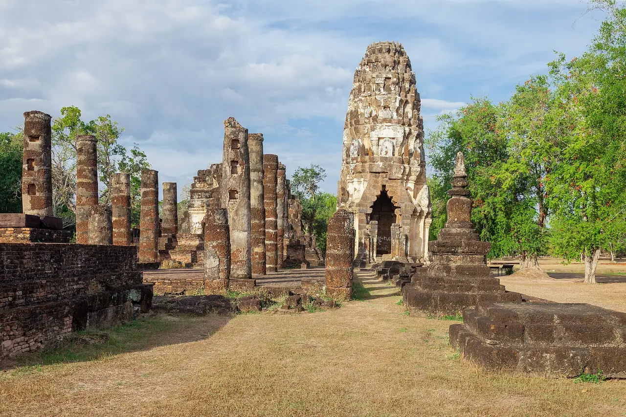 ปรางค์วัดพระพายหลวง สุโขทัย ภาพถ่ายจาก Wikimedia Commons