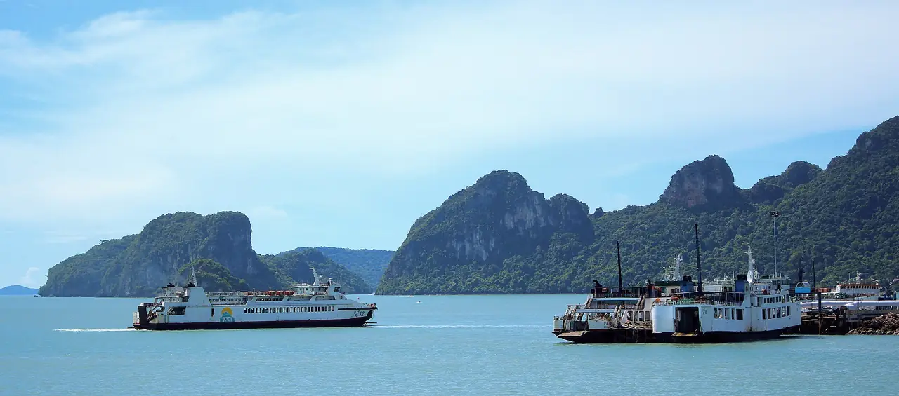 ท่าเรือราชาเฟอร์รี่ที่ดอนสัก ภาพของ Per Meistrup จาก Wikimedia Commons ผู้ถ่ายระบุว่าถ่ายปี 2565