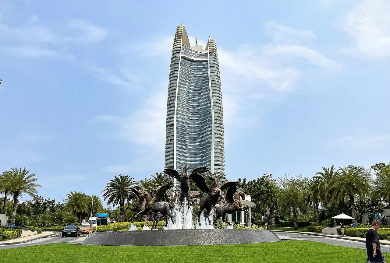 The Atlantis Sanya hotel building at Haitang Bay. Photo from Wikimedia Commons; Atlantis is not on our checked list