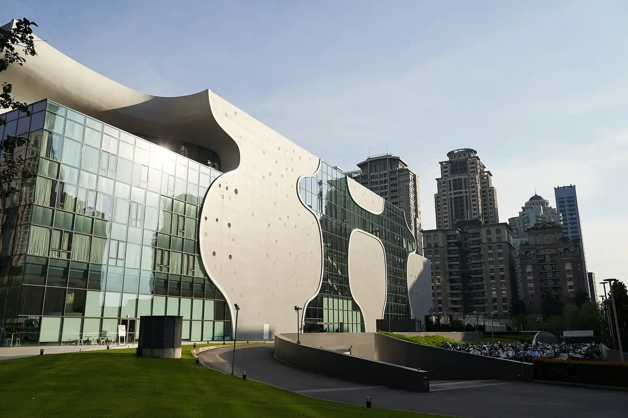 โรงละครแห่งชาติไถจง (National Taichung Theater) ในย่านซีถุน