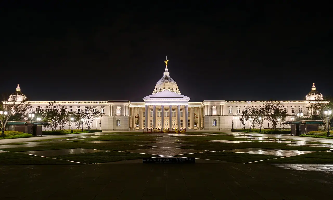 ด้านหน้าพิพิธภัณฑ์ Chimei ตอนค่ำ