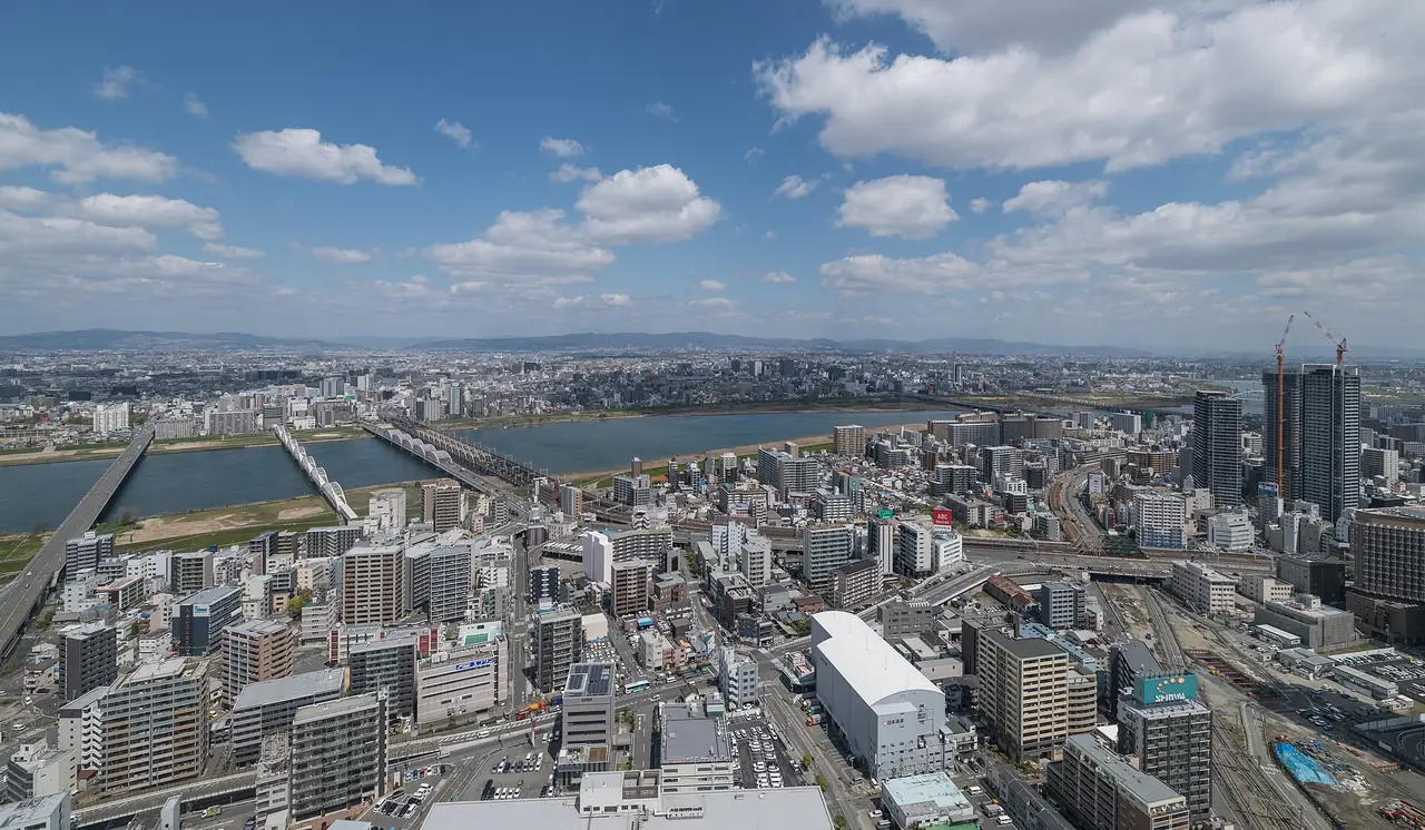 วิวย่านคิตะและแม่น้ำโยโดกาวะจาก Umeda Sky Building
