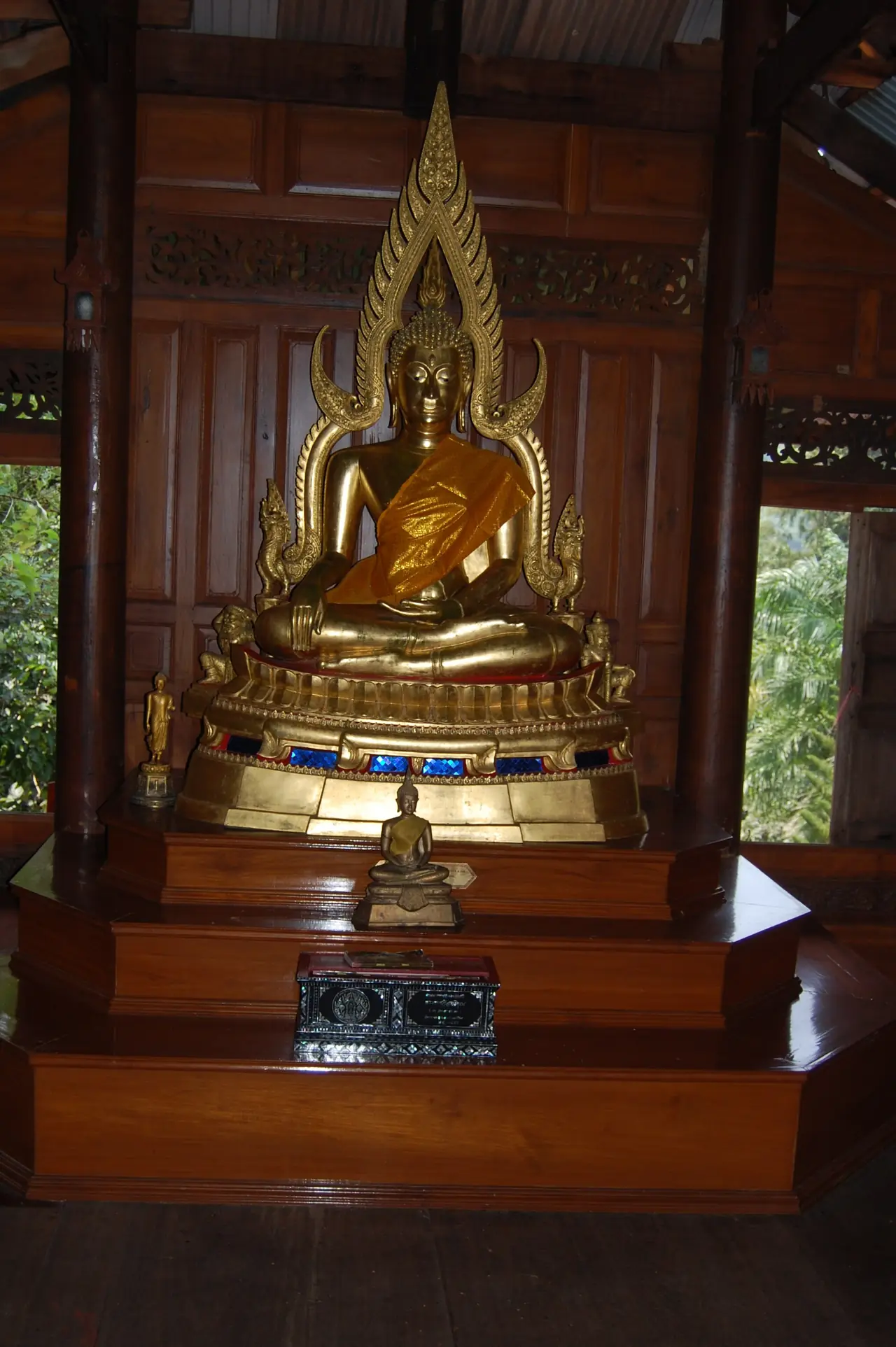 บริเวณวัดถ้ำเขาวง ตำบลบ้านไร่ อำเภอบ้านไร่ อุทัยธานี ภาพของ Meneerke bloem จาก Wikimedia Commons ใบอนุญาต CC BY-SA 3.0