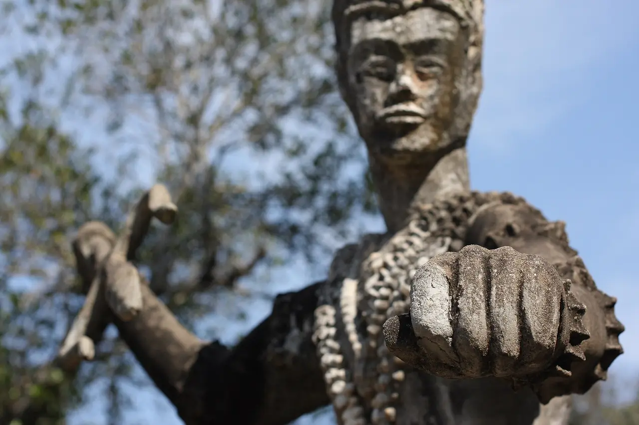 รูปปั้นในสวนพุทธเวียงจันทน์ ผู้ถ่ายตั้งชื่อภาพว่า Xieng Khuan
