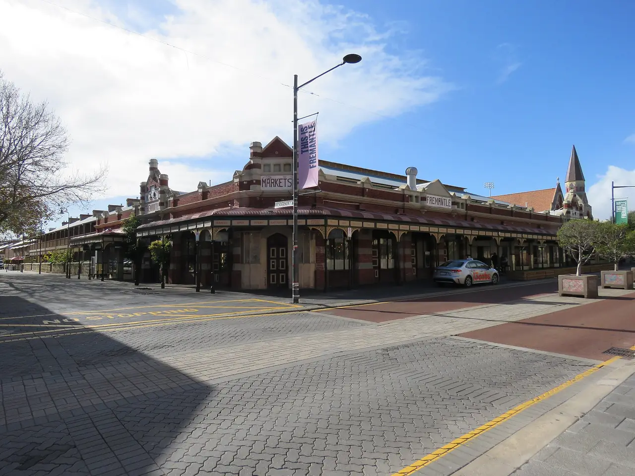 อาคาร Fremantle Markets ตลาดมรดกของรัฐ Western Australia ภาพจาก Wikimedia Commons ผู้ถ่าย Calistemon สัญญา CC BY-SA 4.0 ถ่ายกรกฎาคม 2023