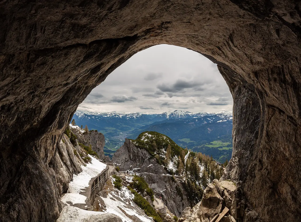 ภาพออสเตรีย: ถ้ำน้ำแข็ง Eisriesenwelt และป้อม Hohenwerfen 2569 ตั๋ว