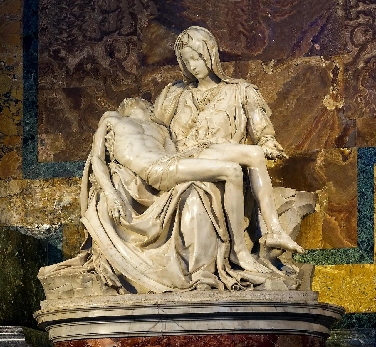 รูปแกะสลัก Pietà ของไมเคิลแองเจโลในมหาวิหารนักบุญเปโตร ภาพจาก Wikimedia Commons ผู้ถ่าย Jebulon สัญญา CC0
