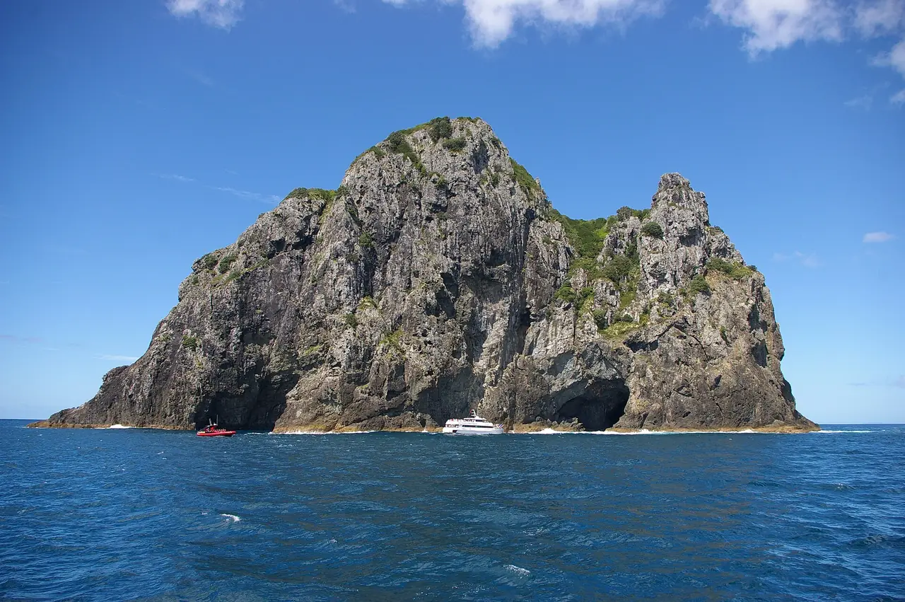 ภาพนิวซีแลนด์: เที่ยว Bay of Islands 2569: Hole in the Rock Waitangi