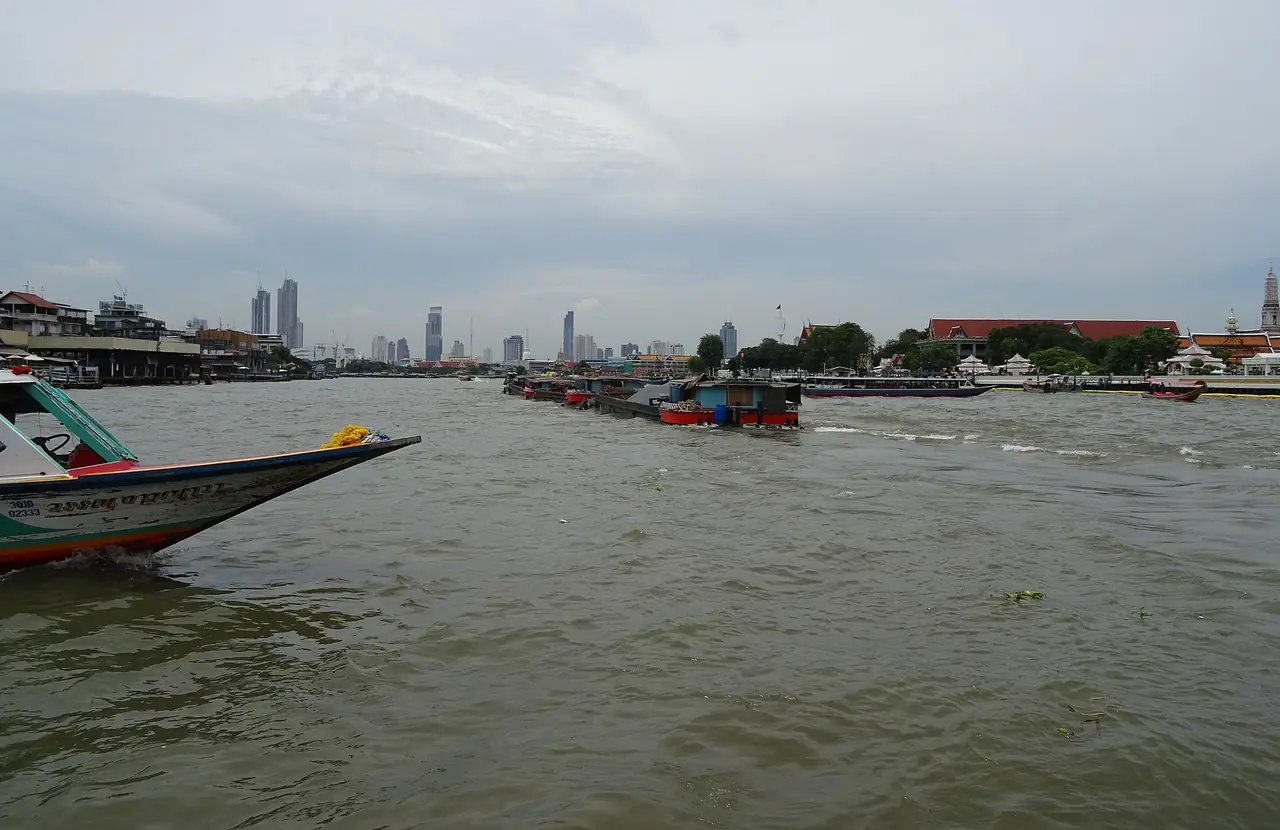 The Chao Phraya River seen from the Tha Tien to Wat Arun ferry