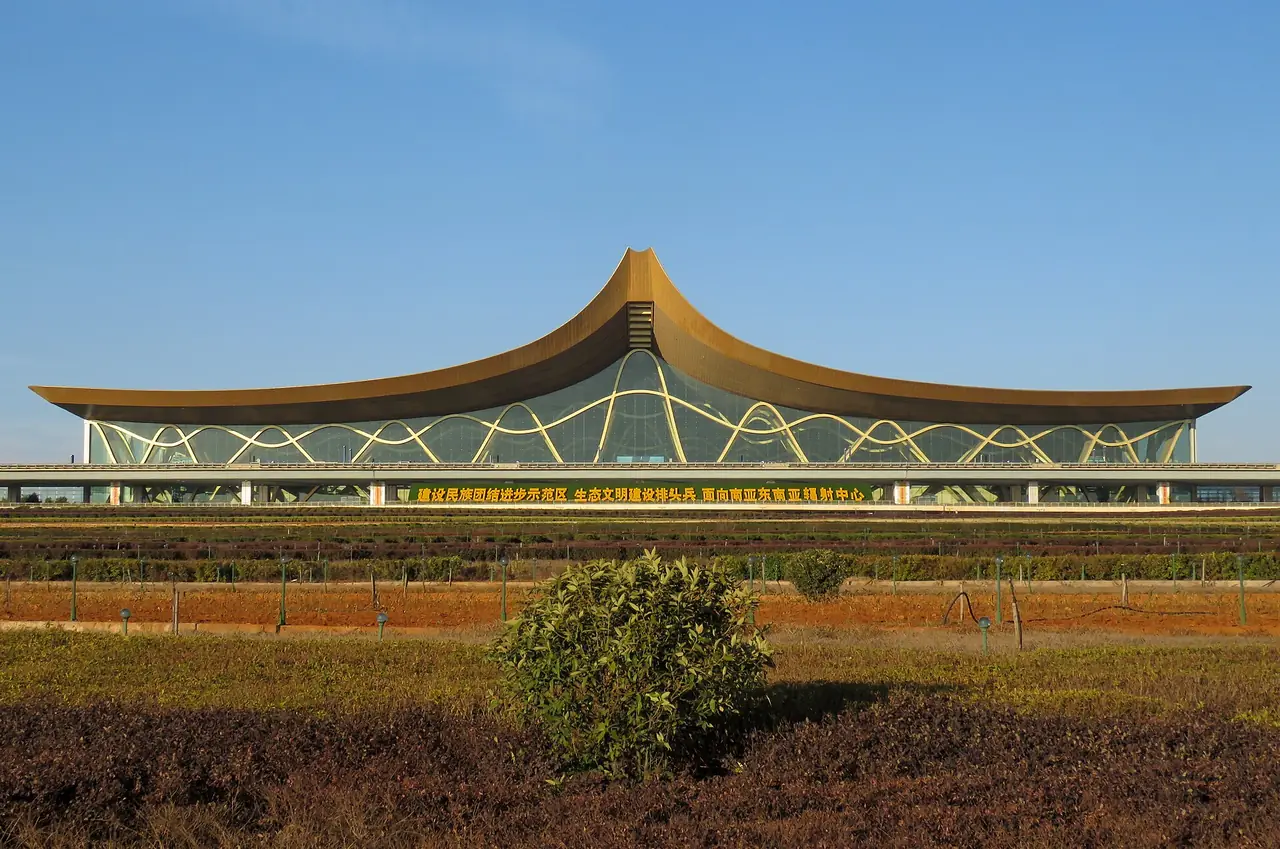 ด้านหน้าอาคารผู้โดยสารสนามบินนานาชาติคุนหมิงฉางสุ่ย ภาพถ่ายโดย N509FZ