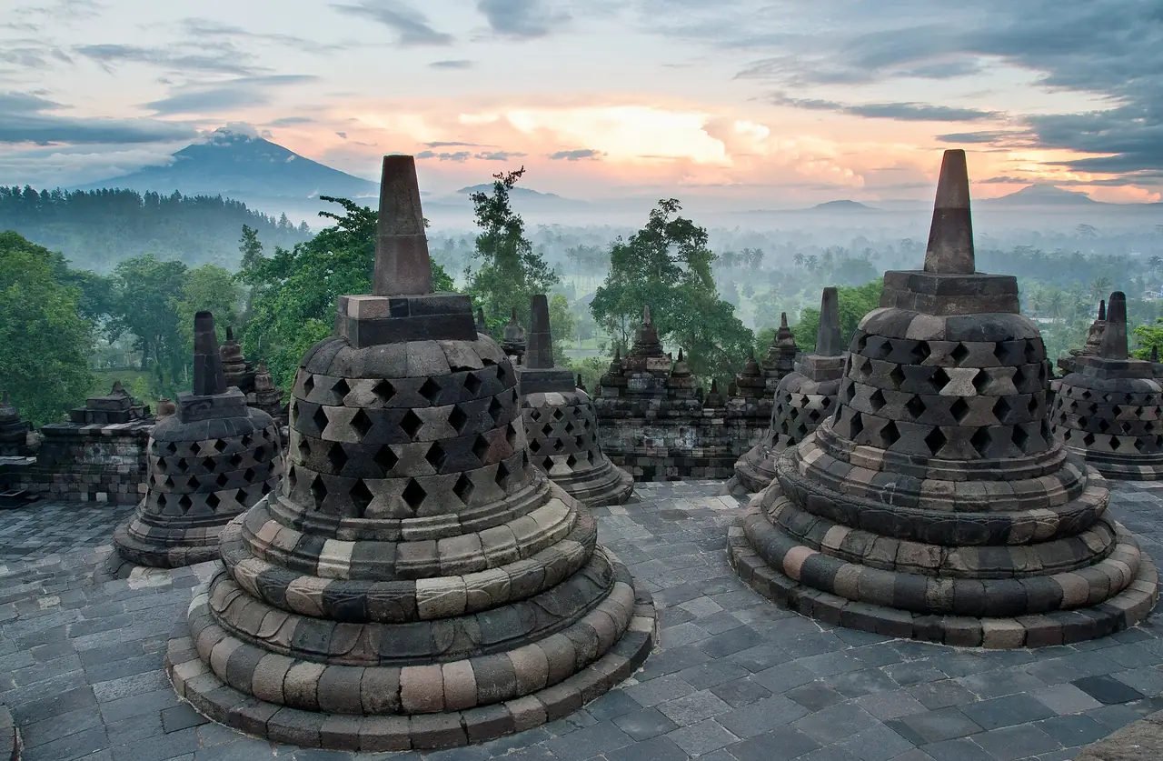 ภาพประกอบ อินโดนีเซีย: บุโรพุทโธ ซันไรส์ ซันเซ็ต 1,000,000 รูเปียห์ ต่างชาติ 100 คน