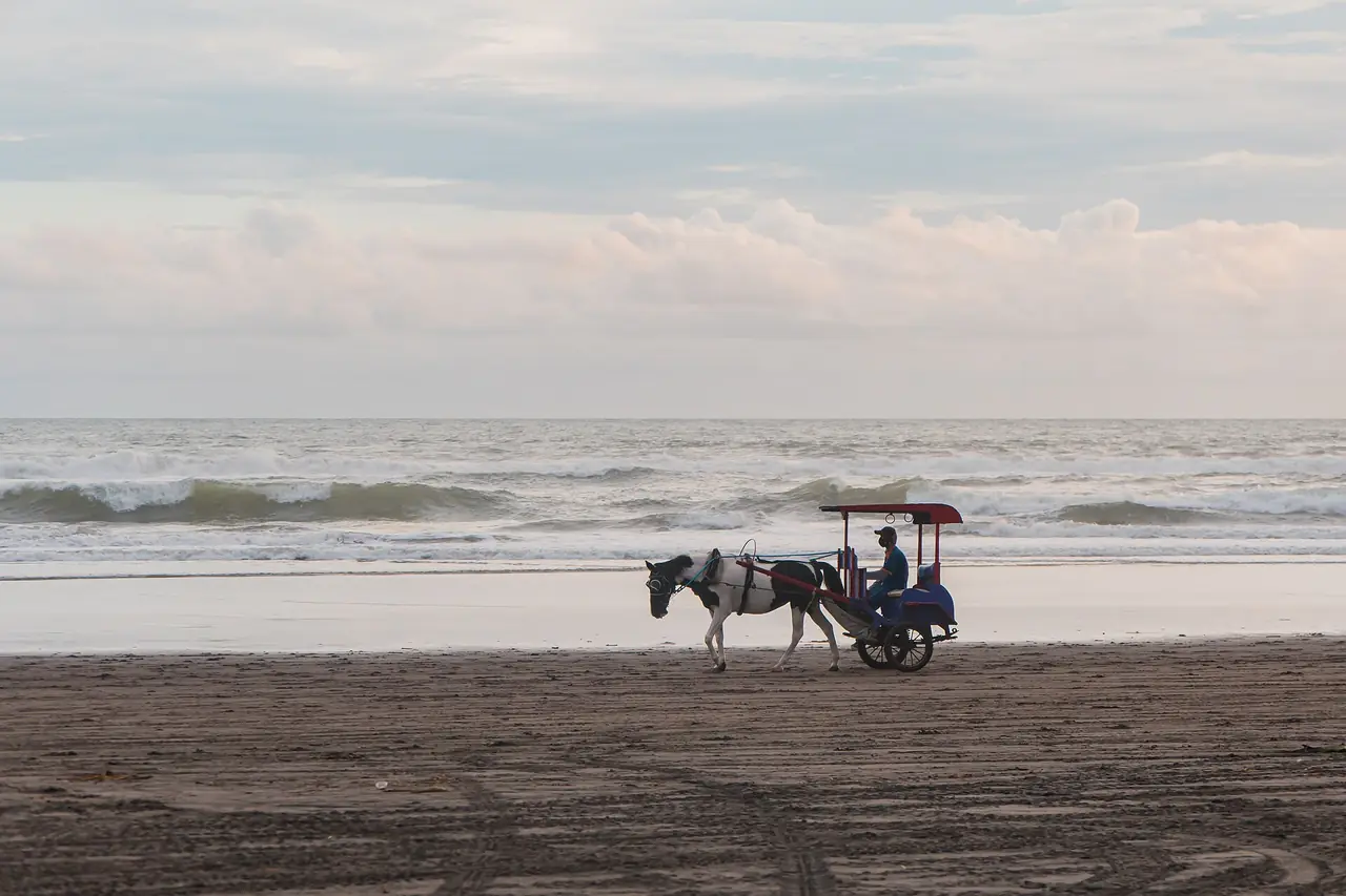 หาดปารังตริติสในวันที่คนน้อย
